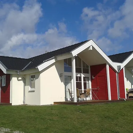 Bungalowhalfte An Der Waterkant *